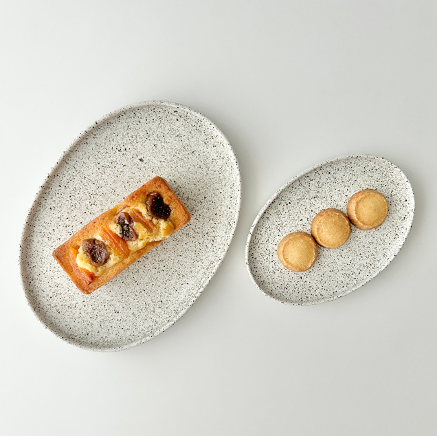 Stone Grain Oval Plate  2 Sizes 18cm / 26cm