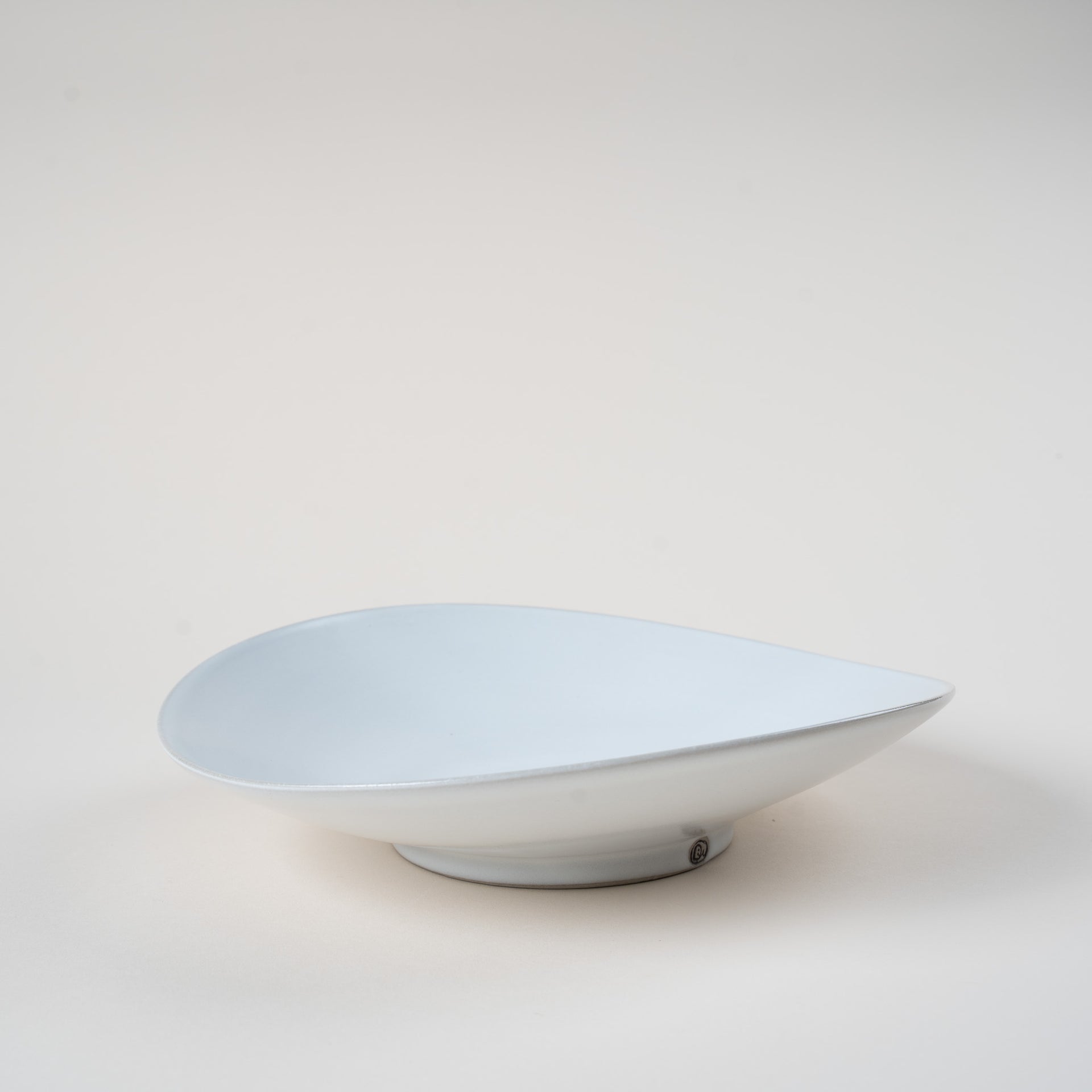 Asymmetrical Oval Pasta Wing Bowl White 23cm