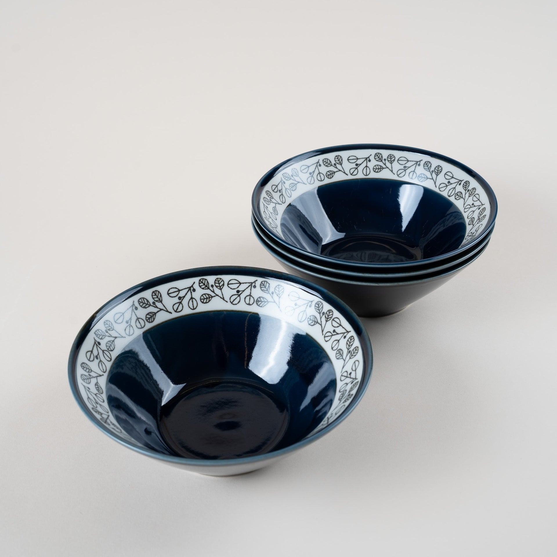 Flower Point Noodle Bowl Navy 21cm