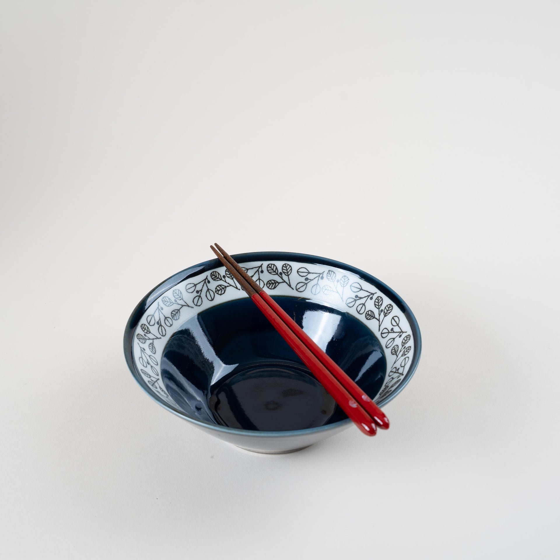 Flower Point Noodle Bowl Navy 21cm