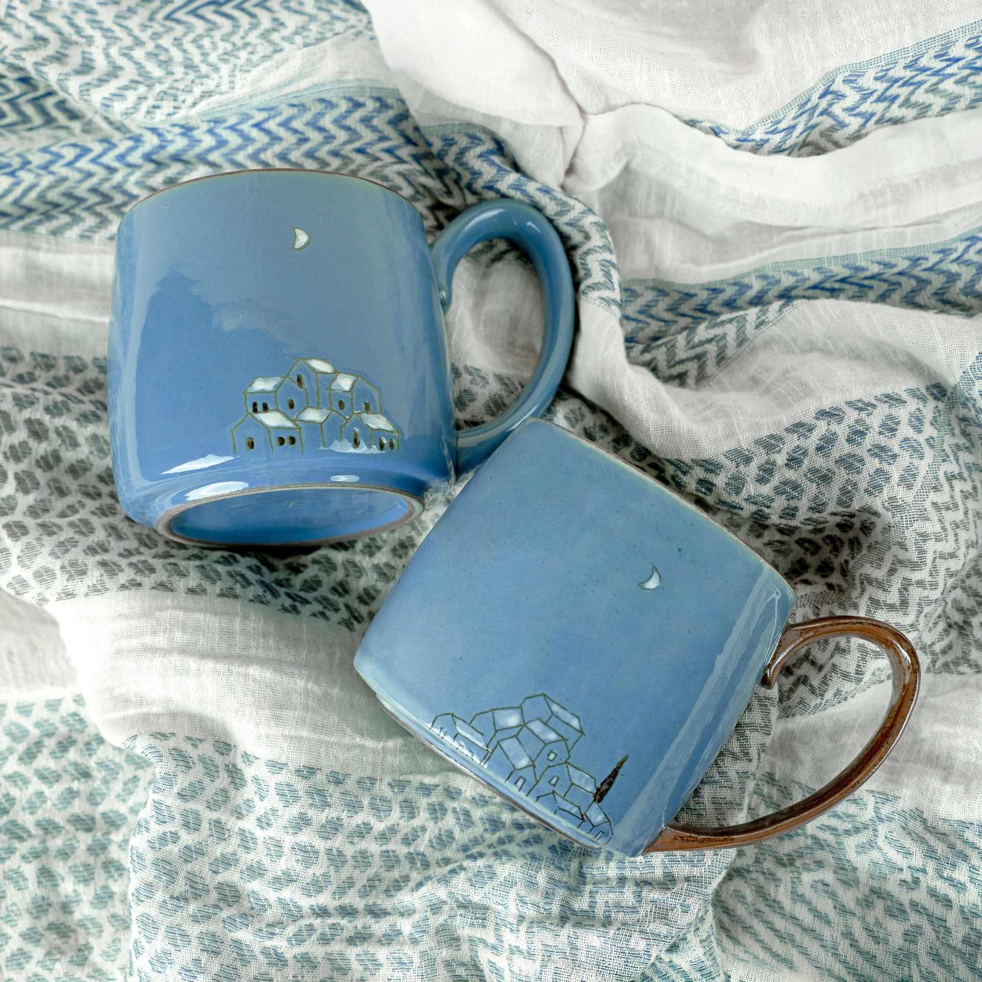 [ Mowan ] Hand-Painted Village Ceramic Mug Blue