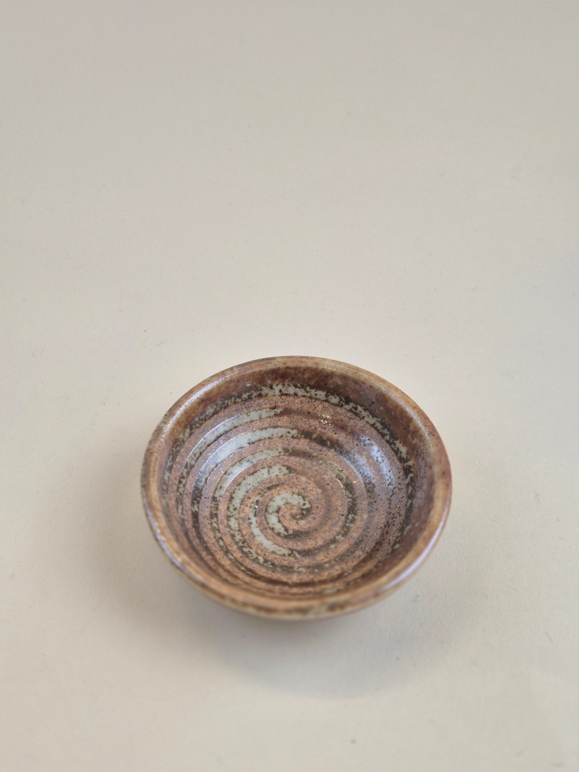 Saiki Swirl Brown Sauce Bowl 8.2cm