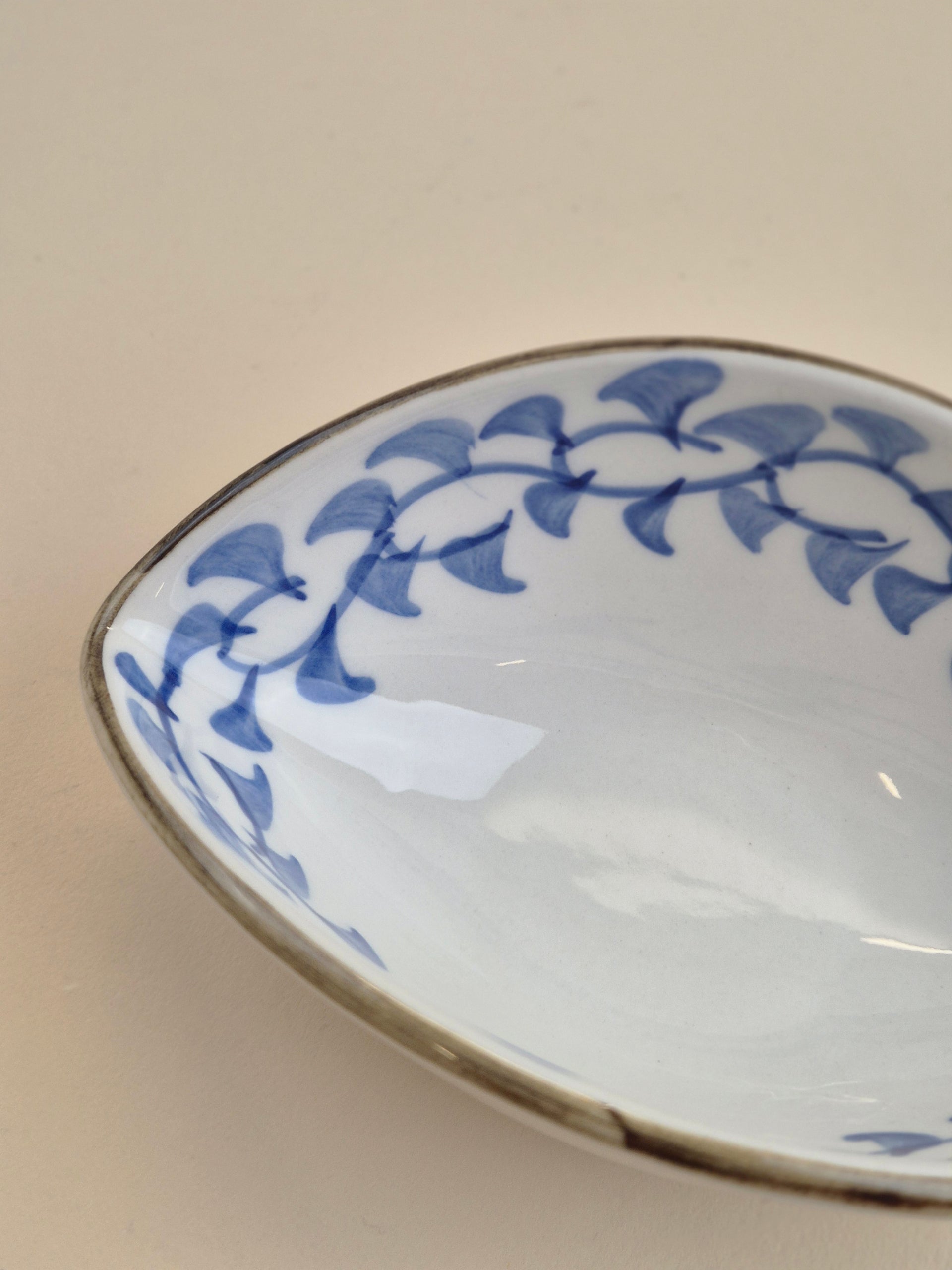 Chōhware Triangular Dessert Bowl 13 X 7.5 X 4.5 cm