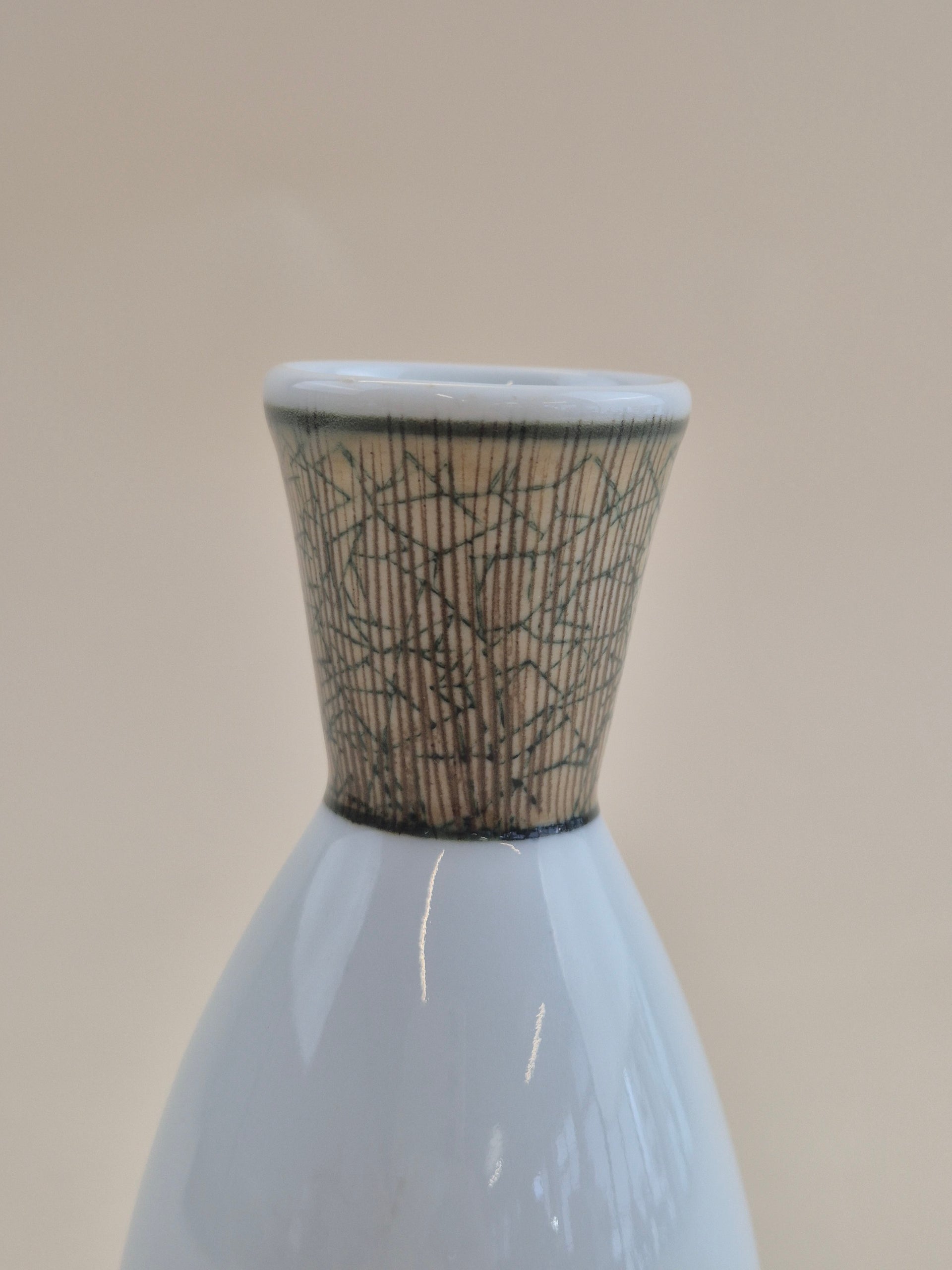 Japanese Porcelain Tokkuri Sake Bottle 180 ml