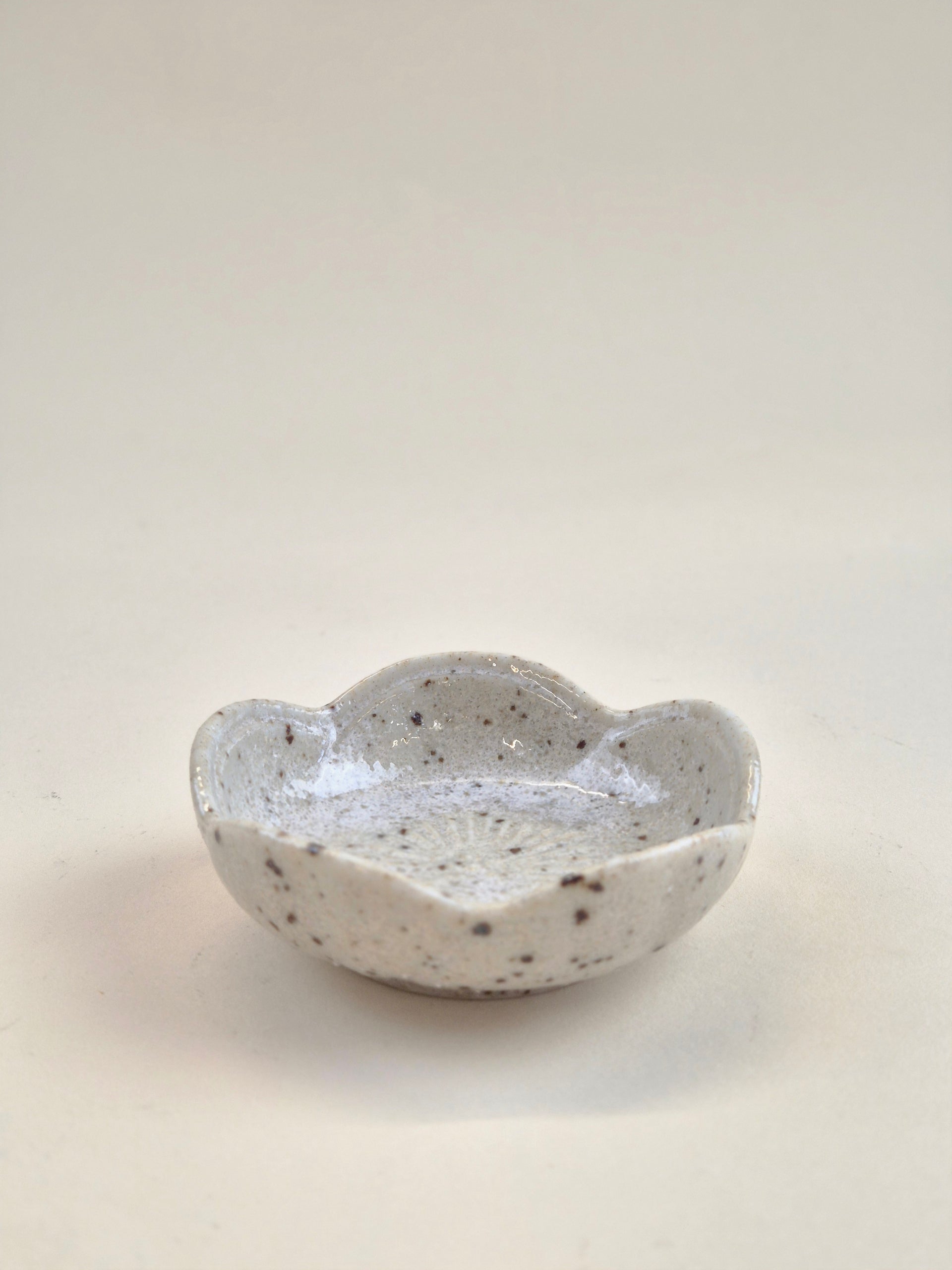 Lotus Flower Sauce Bowl 7.5 cm
